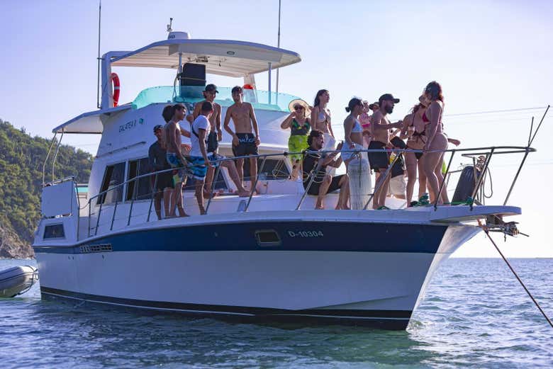 Paseo en barco por las playas de Santa Marta + Isla Pelícano