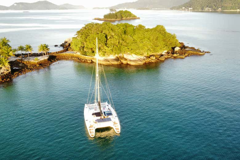Paseo en barco privado por las islas de Angra dos Reis