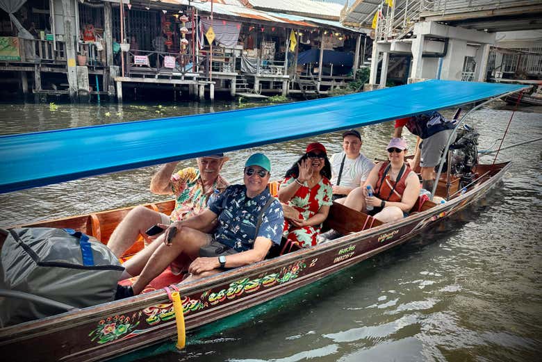 Excursión con audioguía al mercado flotante de Bangkok y al mercado sobre la vía