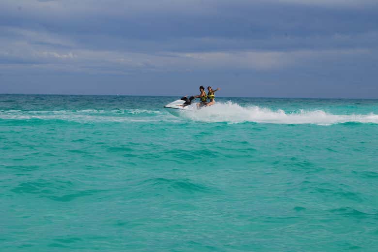 Snorkel y tour en moto de agua por Cancún