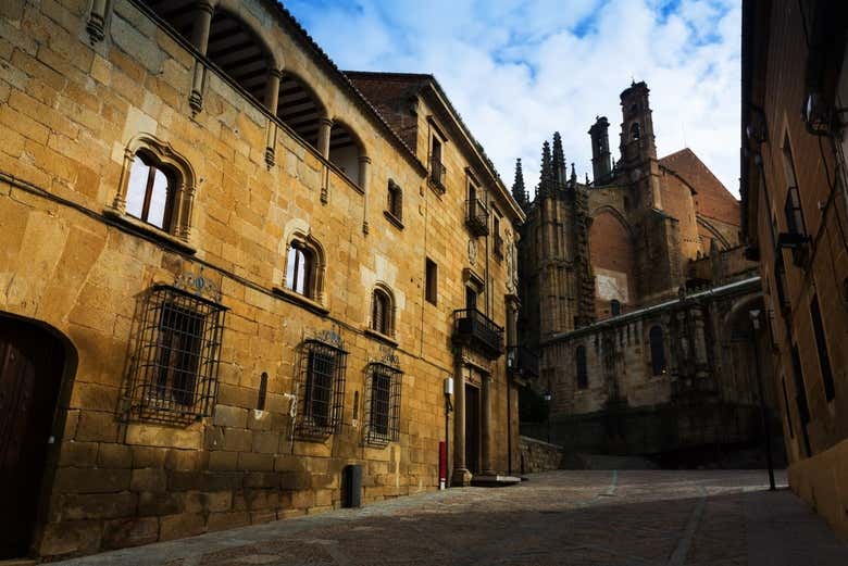 Tour de los misterios y leyendas de Plasencia