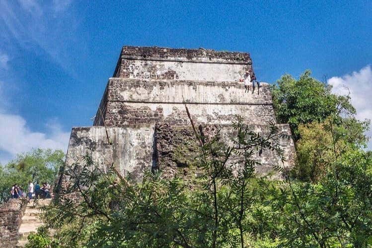 Visita guiada por la zona arqueológica del Tepozteco