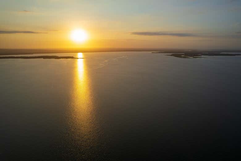 Paseo en barco al atardecer por la bahía de Barú