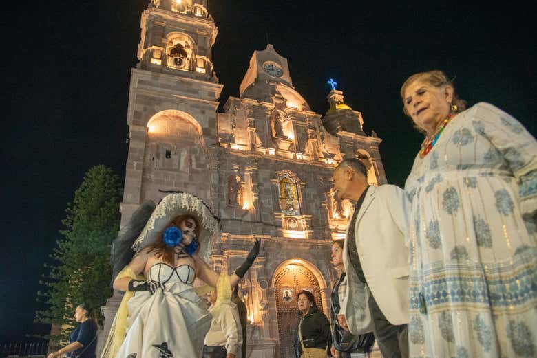 Tour teatralizado por el Jardín de San Marcos + Cata de vinos