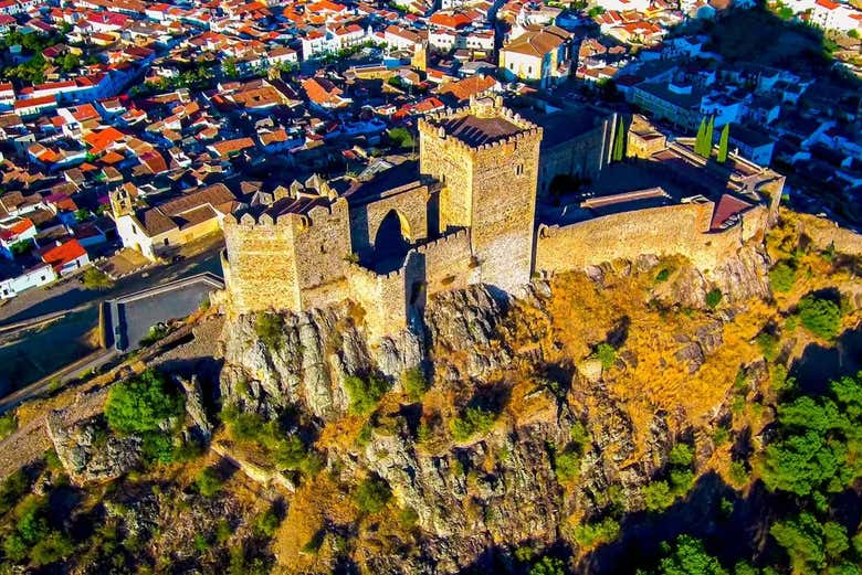 Visita guiada por el Castillo de Luna y la Villa Adentro