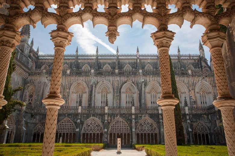 Excursión privada a Fátima, Óbidos, Nazaré y el Monasterio de Batalha