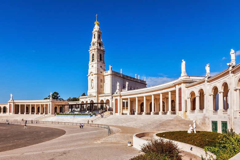 Excursión privada a Fátima, Óbidos, Nazaré y el Monasterio de Batalha