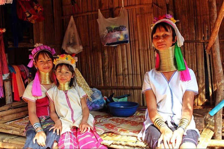 Excursión a Chiang Rai con audioguía: templos Blanco, Azul y Huay Pla Kang