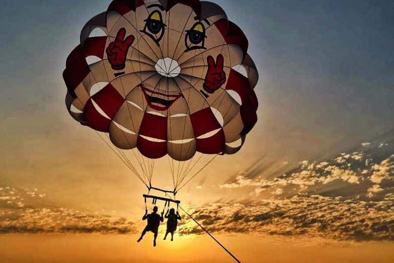 Parasailing en Torre Vado