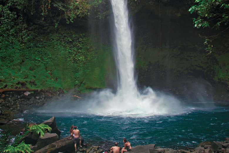 Excursión al Místico Arenal Hanging Bridges Park