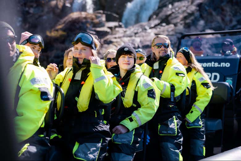 Aventura en lancha por el fiordo Lysefjord