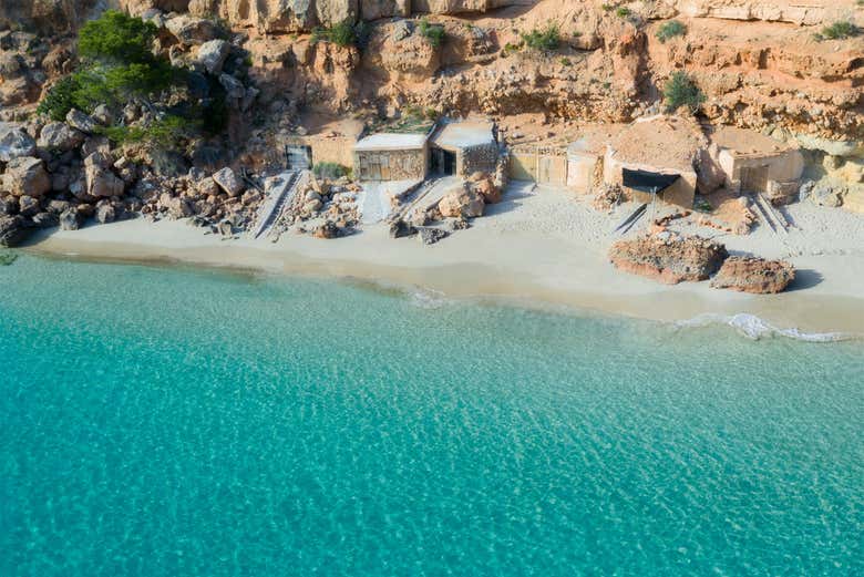 Barco a Cala Salada y Cala Saladeta