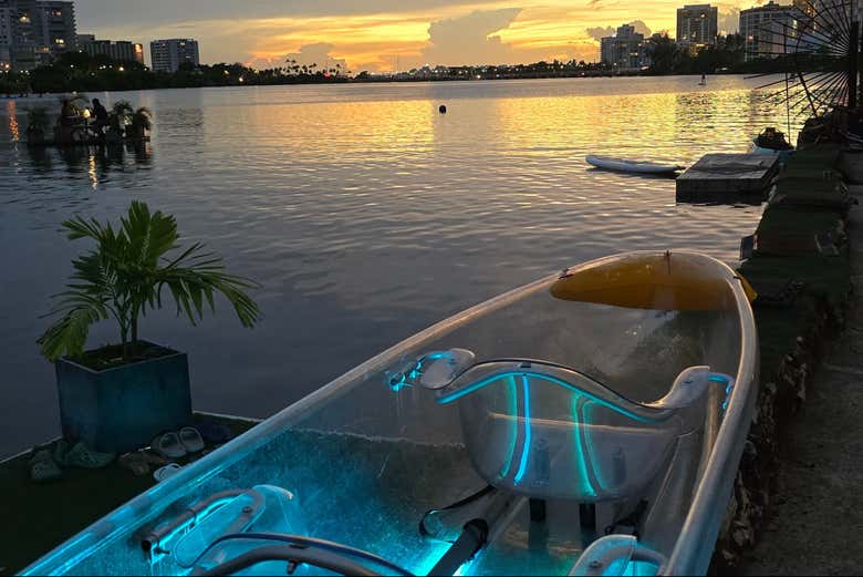 Tour en kayak transparente por la Laguna del Condado