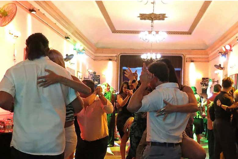 Tango en una milonga de Buenos Aires
