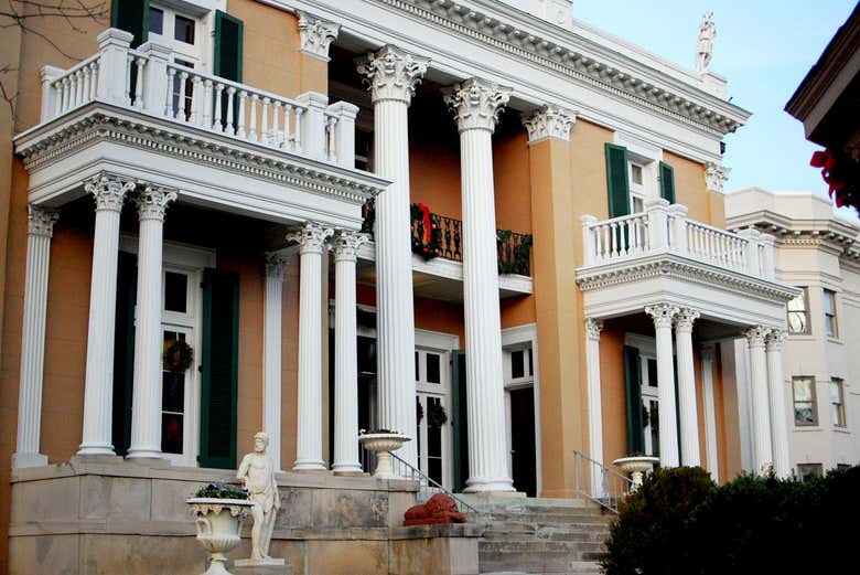 Entrada a la Mansión Belmont