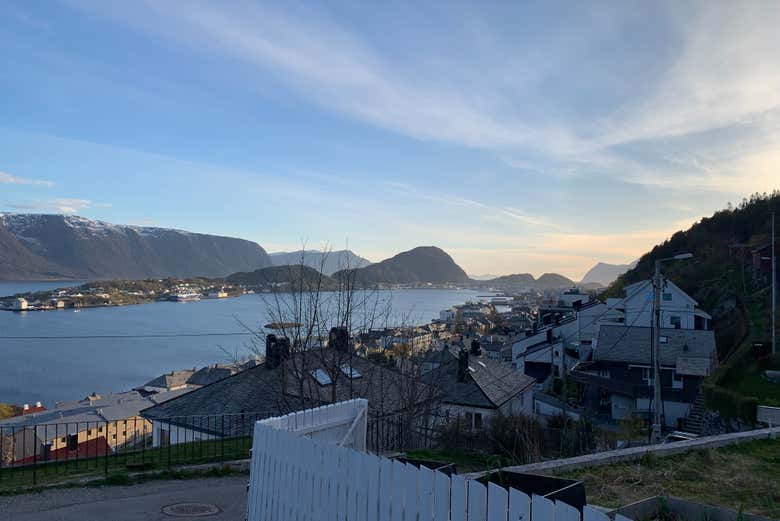 Tour por Ålesund y el Monte Aksla
