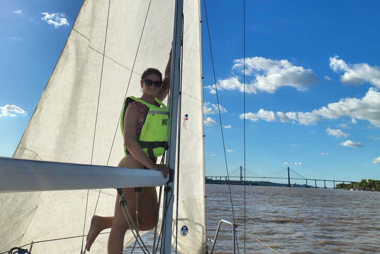 Paseo en velero al atardecer por el río Paraná