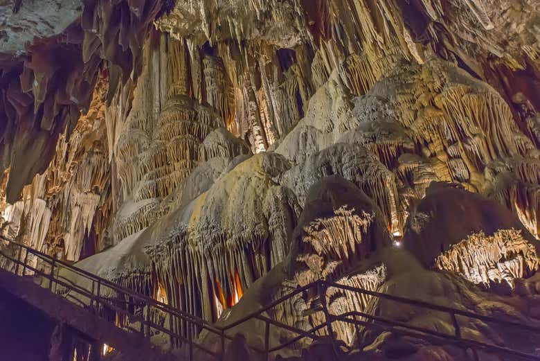 Excursión a la Cueva de Valporquero