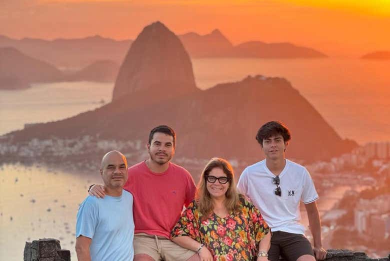 Amanecer en la favela Santa Marta + Cristo Redentor y Escalera de Selarón