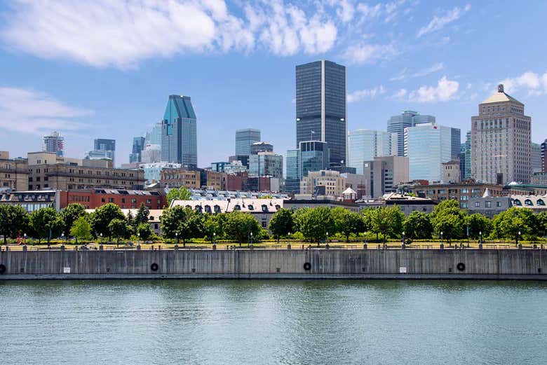 Autobús y barco turístico de Montreal