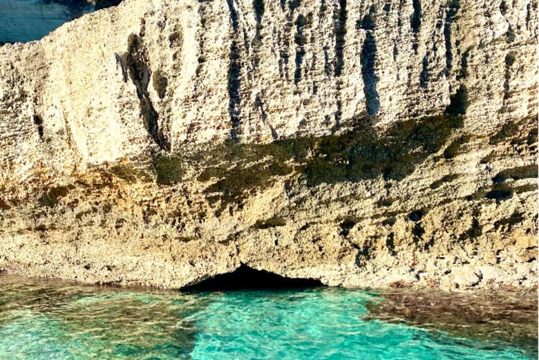 Paseo en barco al atardecer por el Capo Vaticano con aperitivo