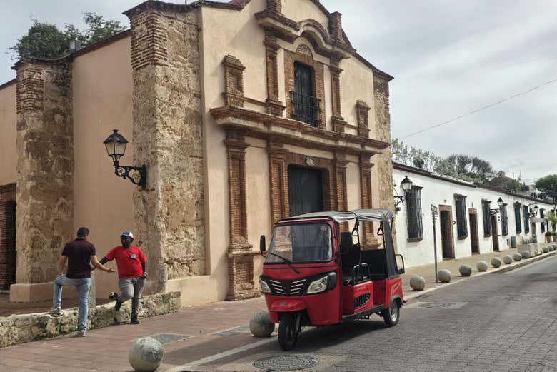 Tour en tuk tuk por Santo Domingo