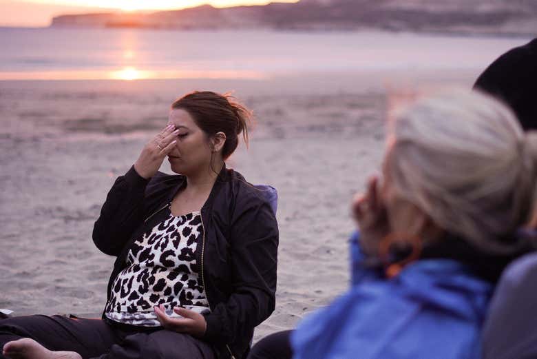 Meditación al atardecer en Puerto Pirámides