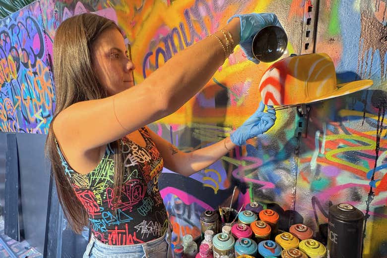 Taller de personalización de ropa en la Comuna 13