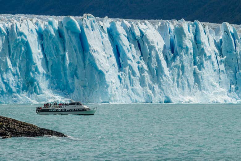 Paseo en barco por la cara norte del glaciar Perito Moreno