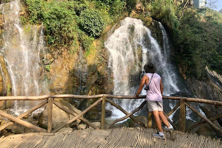 Tour de 2 o 3 días por Sapa con guía en inglés