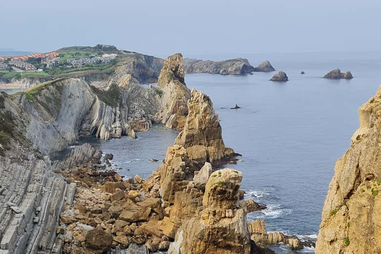 Senderismo por la Costa Quebrada