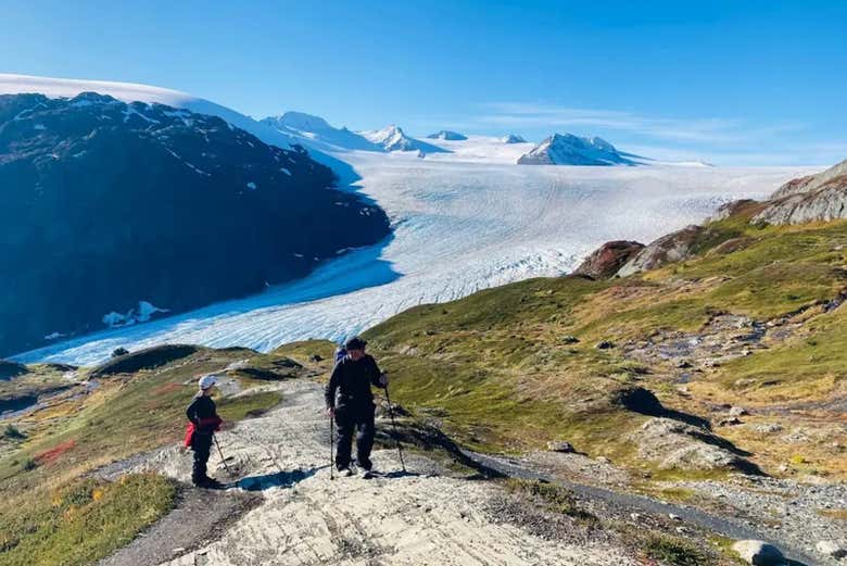 Trekking por el Campo de Hielo Harding