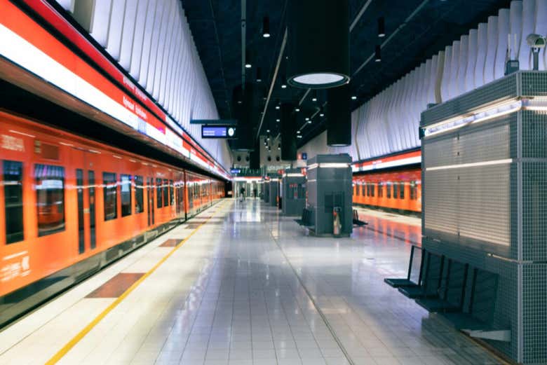 Tour por los búnkeres y refugios subterráneos de Helsinki