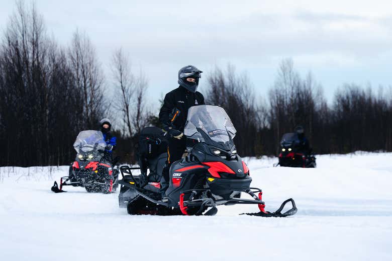 Paseo en moto de nieve por Levi