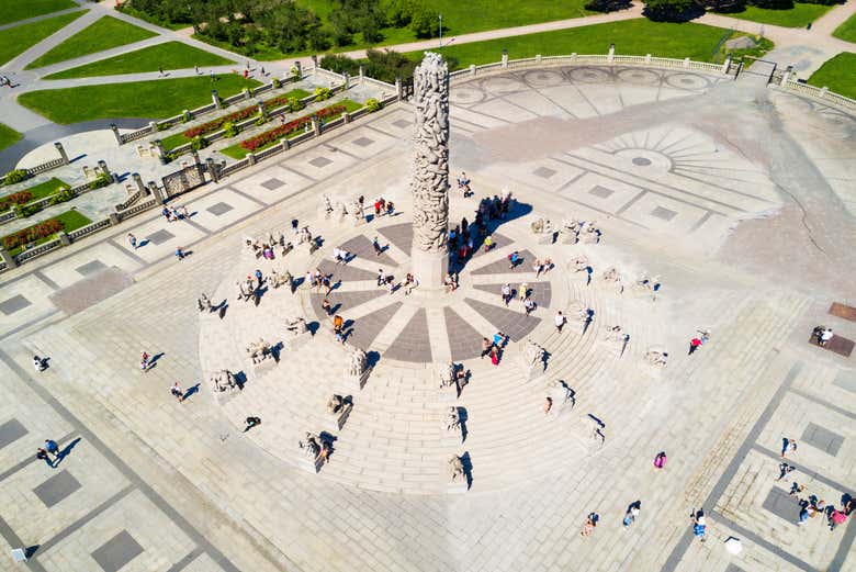 Free tour por el exterior del Palacio Real y el Parque Vigeland