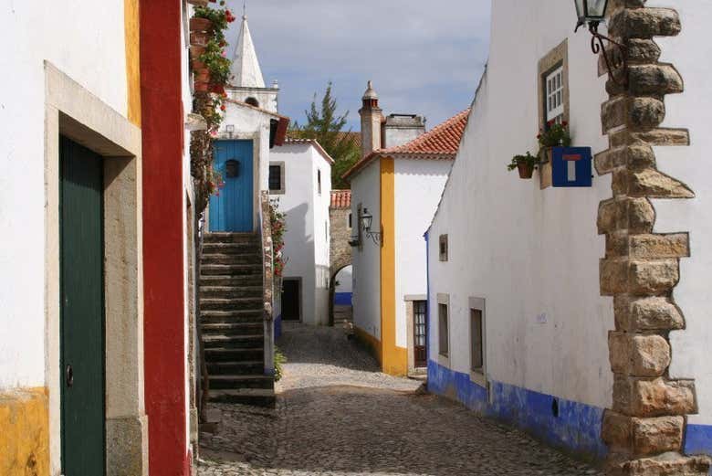 Excursión a Fátima, Óbidos, Nazaré y el Monasterio de Batalha en grupo reducido de hasta 8 personas