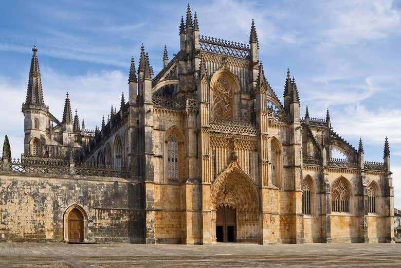 Excursión a Fátima, Óbidos, Nazaré y el Monasterio de Batalha en grupo reducido de hasta 8 personas