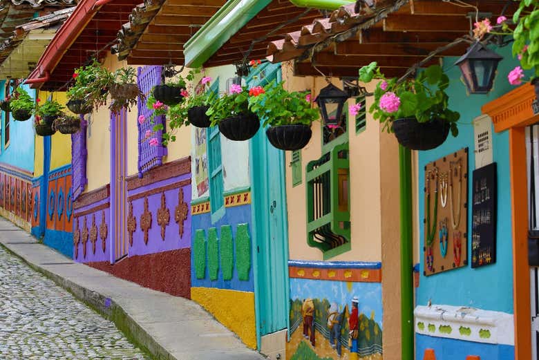 Excursión a Guatapé + Paseo en bote rumbero
