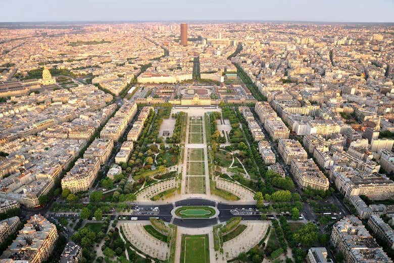 Visita guiada por la Torre Eiffel con subida a pie