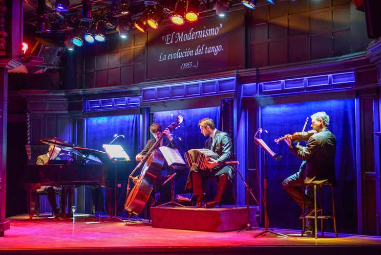 Espectáculo de tango y cena en El Querandi