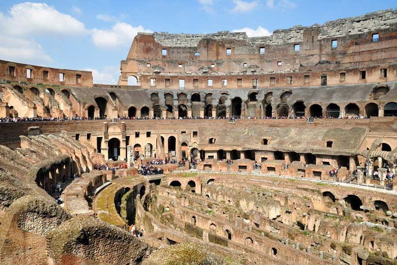 Tour por el Coliseo con acceso a la Arena + Visita al Foro y Palatino