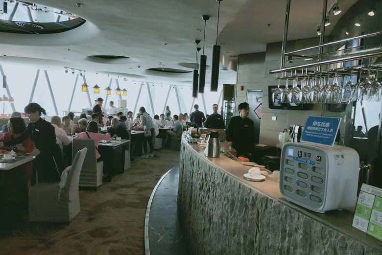 Crucero nocturno por el río de las Perlas + Cena en el Revolving Restaurant