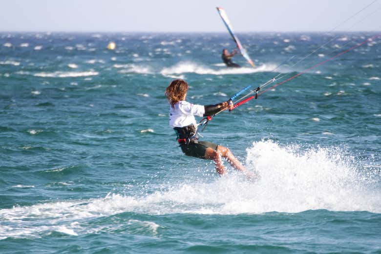 Curso de kitesurf de 2 días en Tarifa