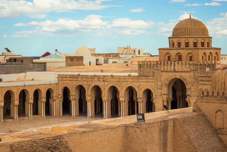 Excursión privada de 2 días a El Djem, Douz y Kairuán