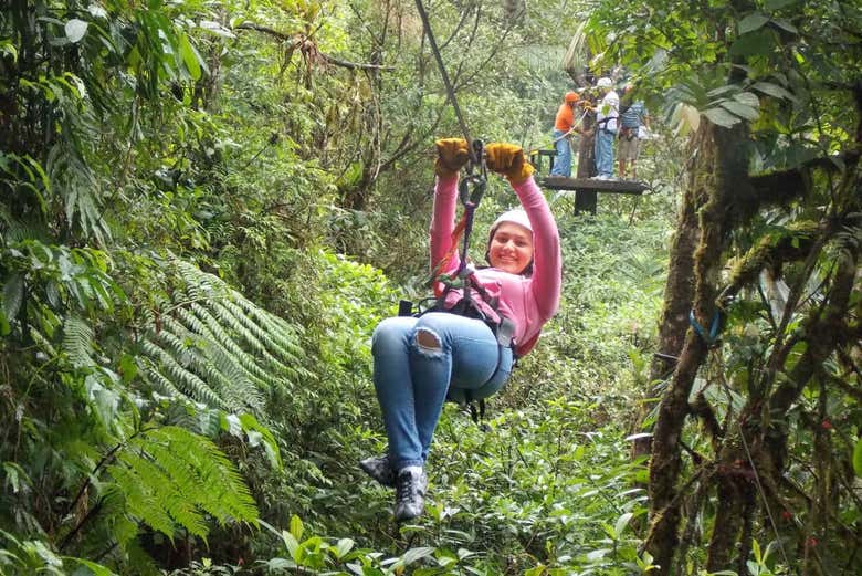 Tirolina en el Parque de Aventura San Luis