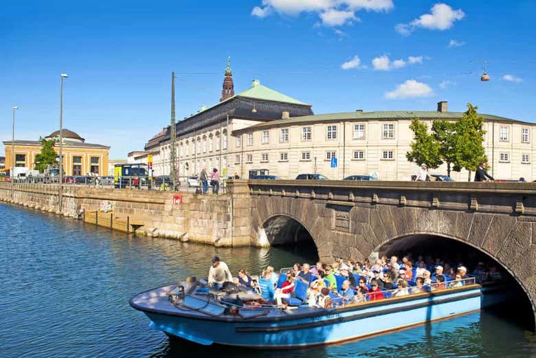 Paseo en barco por Copenhague