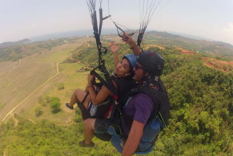 Vuelo en parapente por Jacó