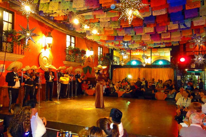 Espectáculo de mariachis en la Plaza Garibaldi