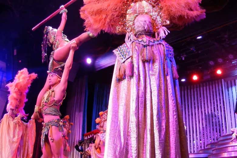 Espectáculo en el Cabaret Parisien