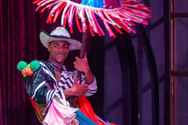 Espectáculo en el Cabaret Parisien